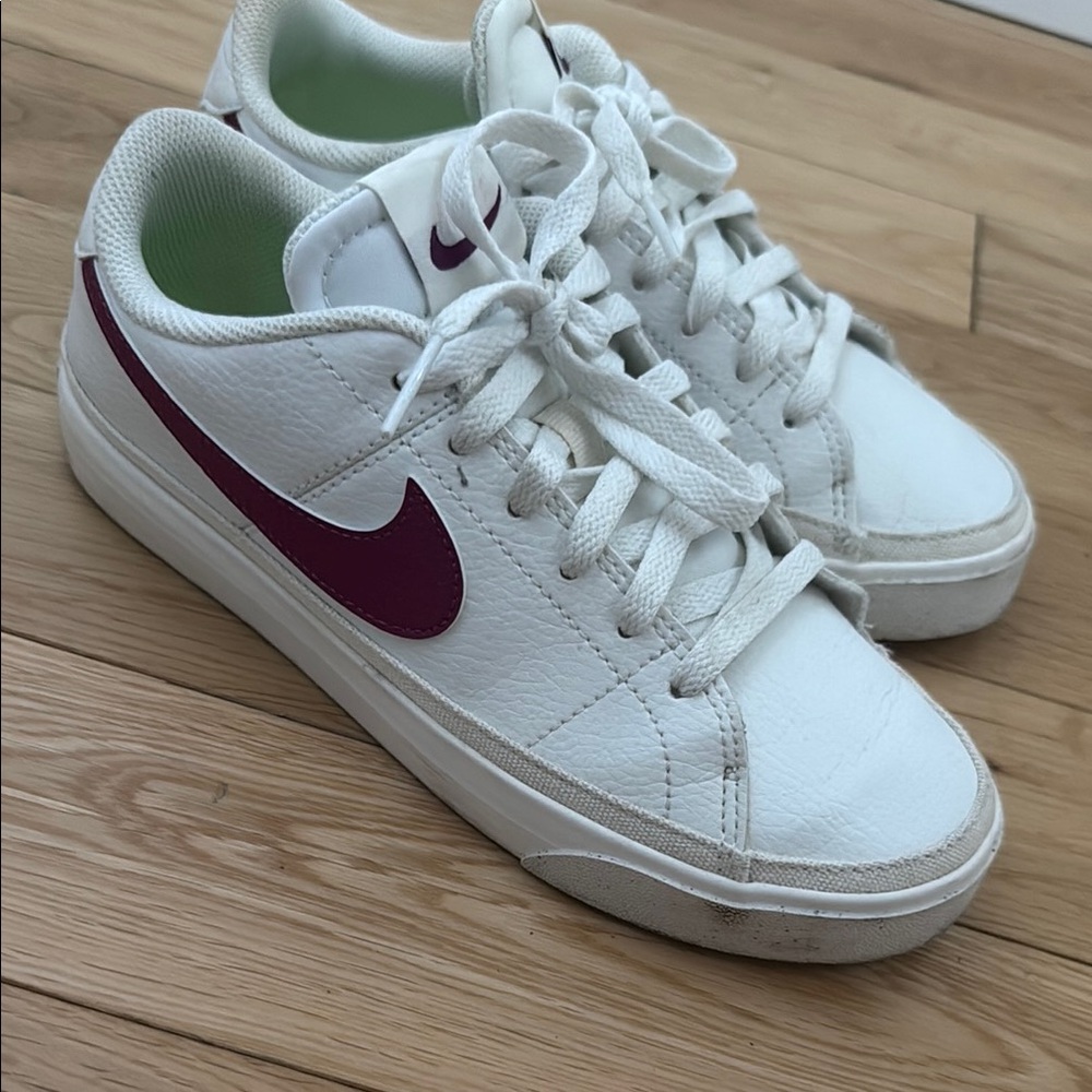 Nike White Sneakers maroon logo Classic Low-Top